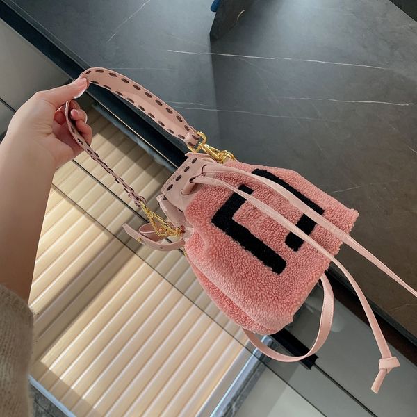 luxury women's handbags fur bucket shoulder bags elegant fashion female design tote bag
luxury women's handbags fur bucket shoulder bags elegant fashion female design tote bag