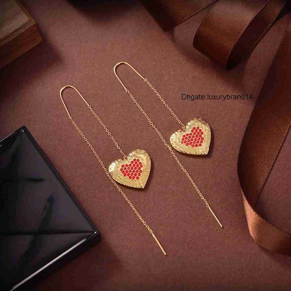 new earrings designer women stud luxury valentinoly gold heart shape gold double v letter jewelry classic ah2h, Golden;silver
new earrings designer women stud luxury valentinoly gold heart shape gold double v letter jewelry classic ah2h, Golden;silver