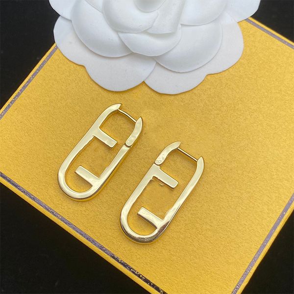 2023 women's and men's large stud earrings designer 2.0 gold earrings b jewelry wedding ring, Silver
2023 women's and men's large stud earrings designer 2.0 gold earrings b jewelry wedding ring, Silver