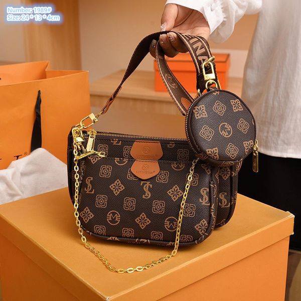Factory wholesale ladies shoulder bags 2 colors classic old color retro backpack multifunctional printed leather handbag street fashion three-piece chain bag, Coffee-1989#
Factory wholesale ladies shoulder bags 2 colors classic old color retro backpack multifunctional printed leather handbag street fashion three-piece chain bag, Coffee-1989#