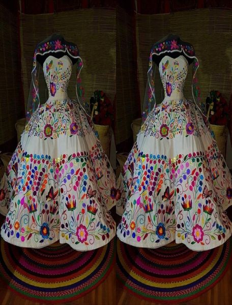 2023 traditinal mexican dresses quinceanera for women vintage embroidered strapless satin sweet 16 dress charro corset back4323122, Blue;red
2023 traditinal mexican dresses quinceanera for women vintage embroidered strapless satin sweet 16 dress charro corset back4323122, Blue;red