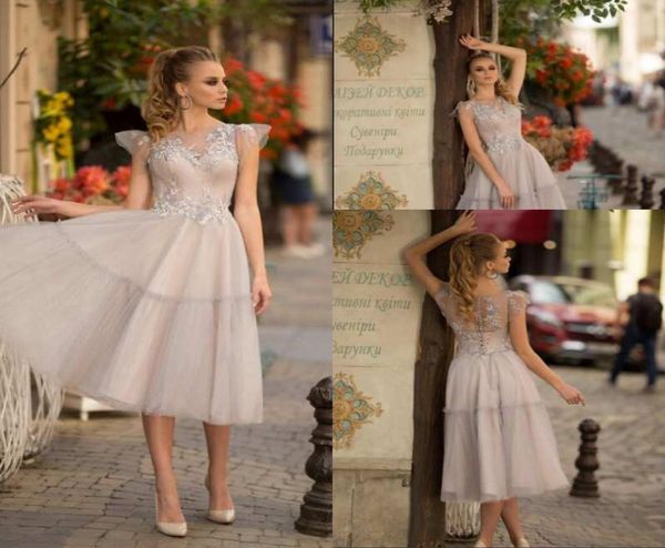 designer a line jewel tea length tulle short prom dresses appliques lace custom made homecoming party gowns sheer neckl9618764, Black
designer a line jewel tea length tulle short prom dresses appliques lace custom made homecoming party gowns sheer neckl9618764, Black