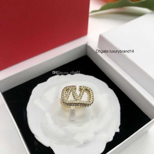 letter v wedding rings ring women fashion designer jewelry metal valentinoly luxury woman v open ring with side stones, Slivery;golden
letter v wedding rings ring women fashion designer jewelry metal valentinoly luxury woman v open ring with side stones, Slivery;golden