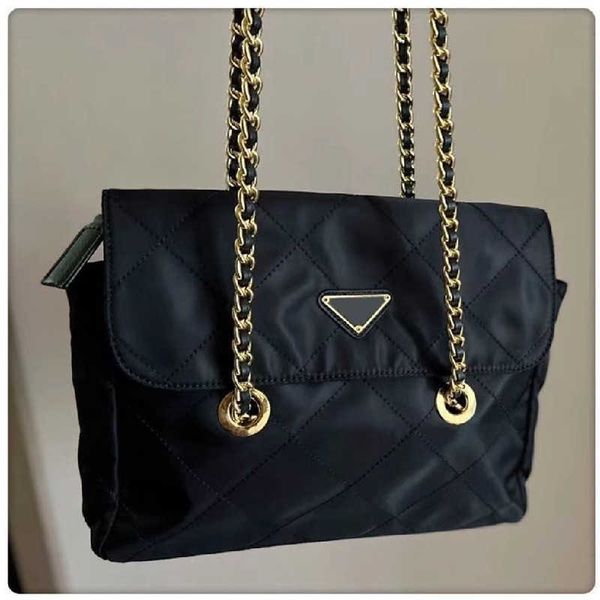 handbag factory clearance wholesale family parachute bag women's 2023 autumn new same style medieval one shoulder stray chain
handbag factory clearance wholesale family parachute bag women's 2023 autumn new same style medieval one shoulder stray chain