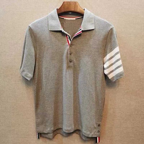 tb thom 2022 summer t-shirts classic korean style cotton men's polo shirt 3/1 button sleeve stripes fashion causal women top, White;black 
tb thom 2022 summer t-shirts classic korean style cotton men's polo shirt 3/1 button sleeve stripes fashion causal women top, White;black
