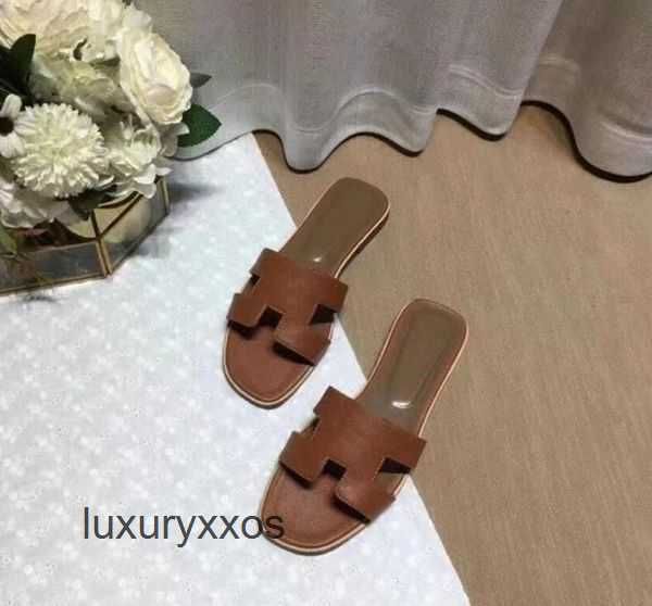 2023 bottom girl summer slippers letter designer lichee pattern oran flat sandal h slipper flip womens flops luxury solid outdoor o1w1
2023 bottom girl summer slippers letter designer lichee pattern oran flat sandal h slipper flip womens flops luxury solid outdoor o1w1
