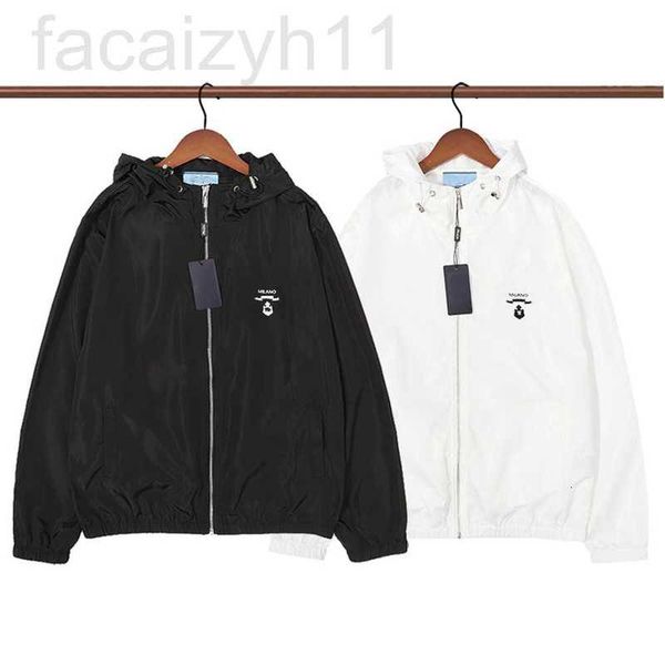 men's jackets designer mens jacket windbreaker thin coats with letters inverted triangle men women waterproof coat spring autumn clothe, Black;brown
men's jackets designer mens jacket windbreaker thin coats with letters inverted triangle men women waterproof coat spring autumn clothe, Black;brown