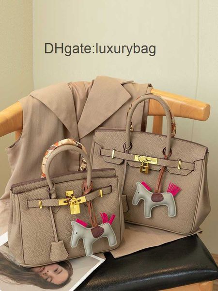 factory totes bag 5a quality h home original fashion bag bird kin leather h home handbags special counter new female senior feeling brides o
factory totes bag 5a quality h home original fashion bag bird kin leather h home handbags special counter new female senior feeling brides o