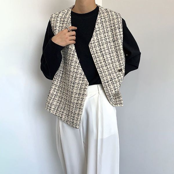 men's vests brand jacket highend vest 2023 niche sleeveless vneck shirt retro outerwear neutral wear casual waistcoat 230705, Black;white
men's vests brand jacket highend vest 2023 niche sleeveless vneck shirt retro outerwear neutral wear casual waistcoat 230705, Black;white