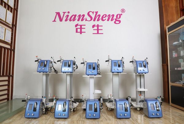 multifunction portable 6 in 1 hydra facial machine skin clean face lifting equipment, Black;white
multifunction portable 6 in 1 hydra facial machine skin clean face lifting equipment, Black;white