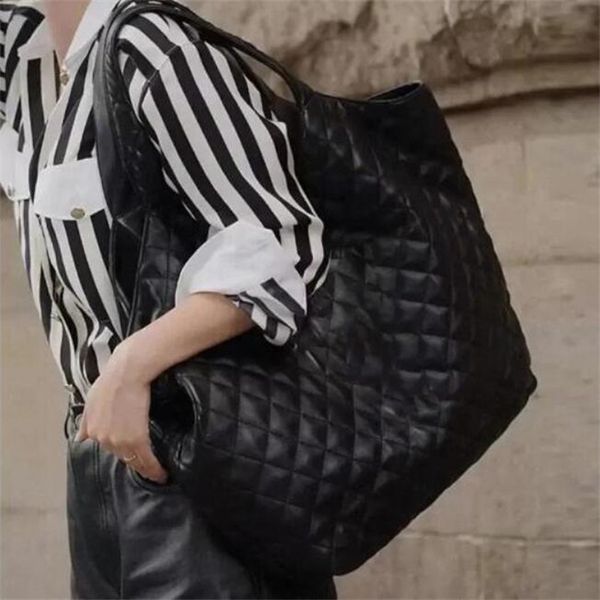 luxury shopping bag totes retro handbag large capacity women designer large letters art style wallet wholesale lambskin fashion shoulder bag
luxury shopping bag totes retro handbag large capacity women designer large letters art style wallet wholesale lambskin fashion shoulder bag