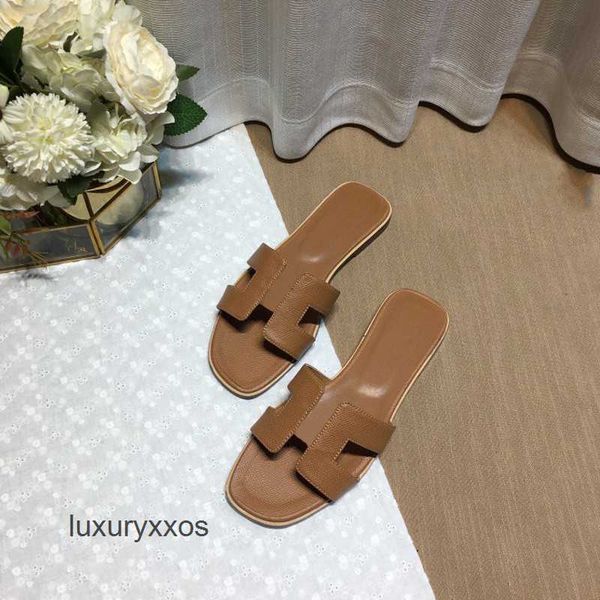 oran 2023 girl designer sandal slippers summer slipper brand classic leather fashion shoes ladies beach flat heel flip flops
oran 2023 girl designer sandal slippers summer slipper brand classic leather fashion shoes ladies beach flat heel flip flops