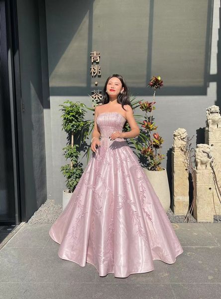 urban dresses purple a line with diamond handmade long sleeveless eveningdress luxury for women wedding party graduation 230705, White;black
urban dresses purple a line with diamond handmade long sleeveless eveningdress luxury for women wedding party graduation 230705, White;black
