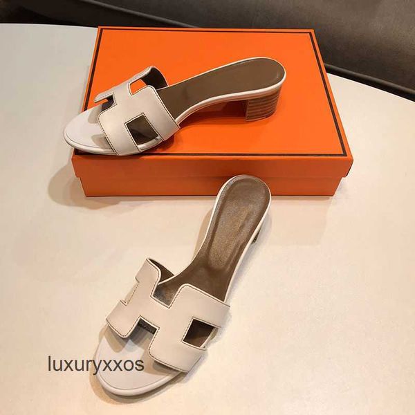 round slippers shiny designer summer slipper 2023 wooden girl black oran oasis head sandal heel h one piece thick shoes beach outer female f
round slippers shiny designer summer slipper 2023 wooden girl black oran oasis head sandal heel h one piece thick shoes beach outer female f