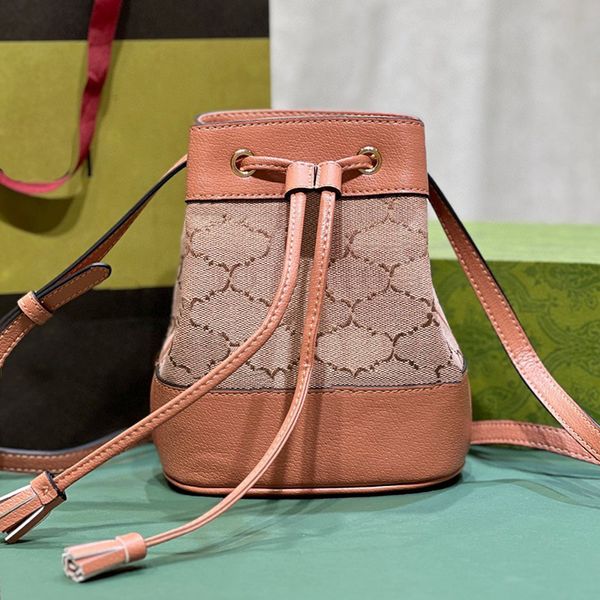 designer bag womens portable shoulder bag temperament chain crossbody bag stylish leather tote bag vintage alphabet bag
designer bag womens portable shoulder bag temperament chain crossbody bag stylish leather tote bag vintage alphabet bag