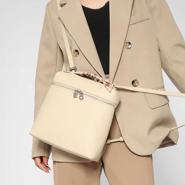loro piana bag lorolp backpack women's 223 new fashion piana backpack genuine leather women's bag tourism high capacity schoolbag
loro piana bag lorolp backpack women's 223 new fashion piana backpack genuine leather women's bag tourism high capacity schoolbag