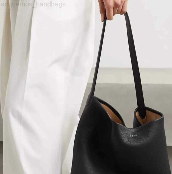 designer the row leather large capacity tote bag n / s park tote bag minimalist bucket shoulder fashion leisure
designer the row leather large capacity tote bag n / s park tote bag minimalist bucket shoulder fashion leisure