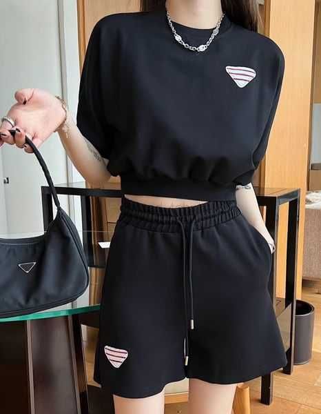 womens tracksuits designer t shirtsuit fashion spring summer casual shorts two-piece set classic letter pants clothing womens shorts sportsw, Gray
womens tracksuits designer t shirtsuit fashion spring summer casual shorts two-piece set classic letter pants clothing womens shorts sportsw, Gray
