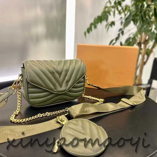 luxury women's shoulder bag designer chain bag leather mailman bag tote bag removable small round purse vintage gold hardware v104278 o
luxury women's shoulder bag designer chain bag leather mailman bag tote bag removable small round purse vintage gold hardware v104278 o
