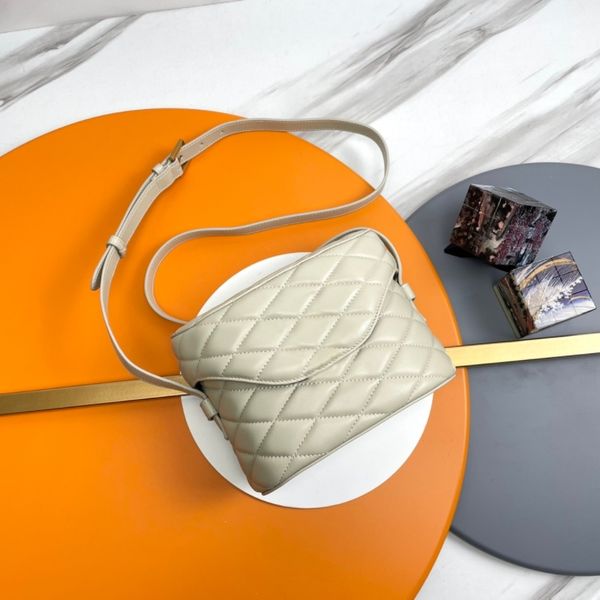 new arrived woman designers bags women crossbody box bag box bag in smooth leather shoulder bag purse handbags wallet messenger women bags h
new arrived woman designers bags women crossbody box bag box bag in smooth leather shoulder bag purse handbags wallet messenger women bags h