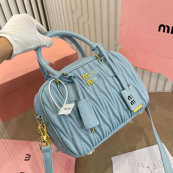 matelasse designer bag luxurys the tote bag handbag womens mini pochette mens makeup shopping crossbody bag genuine leather bowling shoulder
matelasse designer bag luxurys the tote bag handbag womens mini pochette mens makeup shopping crossbody bag genuine leather bowling shoulder