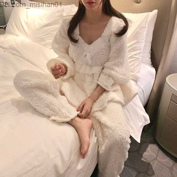 women's sleep lounge autumn winter women's lovely white flannel pajama suit/evening dress. vintage women's lace ruffled pajam
women's sleep lounge autumn winter women's lovely white flannel pajama suit/evening dress. vintage women's lace ruffled pajam