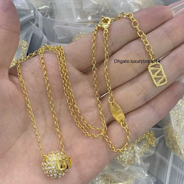 new luxury designer jewelry pendant necklaces charm love v women luxury pendants lovers valentinoly chain khx2e, Silver
new luxury designer jewelry pendant necklaces charm love v women luxury pendants lovers valentinoly chain khx2e, Silver