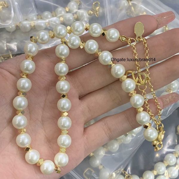 designer letter v pendant necklaces internet celebrity gold necklace women luxury pearl jewelry valentinoly chokers necklace gift 9900, Silver
designer letter v pendant necklaces internet celebrity gold necklace women luxury pearl jewelry valentinoly chokers necklace gift 9900, Silver
