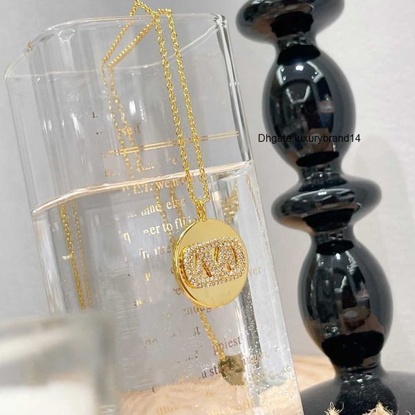 luxury lock necklaces pendants fashion simple v necklaces classic style valentinoly designer jewelry ah1j, Silver
luxury lock necklaces pendants fashion simple v necklaces classic style valentinoly designer jewelry ah1j, Silver