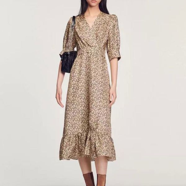 designer dress french women designer clothingv-neck long dress with waistband and ruffle edge, small daisy floral bubble sleeve print dress, Black;gray
designer dress french women designer clothingv-neck long dress with waistband and ruffle edge, small daisy floral bubble sleeve print dress, Black;gray