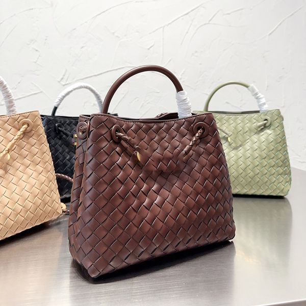 hand woven tote bag cowhide women crossbody bags shoulder handbag bow hardware women shop bag braid beach bag designer purse luxury bags lar
hand woven tote bag cowhide women crossbody bags shoulder handbag bow hardware women shop bag braid beach bag designer purse luxury bags lar