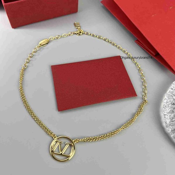 designer letter v pendant s jewelry luxury for lady women pearl metal gold necklace valentinoly advanced accessories chokers 544, Silver 
designer letter v pendant s jewelry luxury for lady women pearl metal gold necklace valentinoly advanced accessories chokers 544, Silver