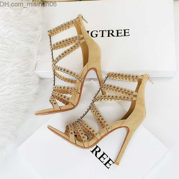 dress shoes 2021 women's striptease peep toe sandals ankle boots fetishism 11cm high heels rivet gladiator sandals designer black nude
dress shoes 2021 women's striptease peep toe sandals ankle boots fetishism 11cm high heels rivet gladiator sandals designer black nude