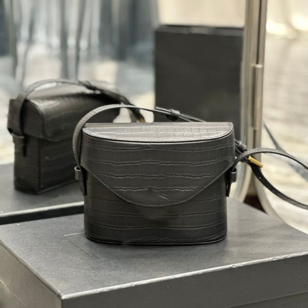 designer bags fot women handbag crossbody box bag fashion shoulder bag box bag in quilted lambskin patent leather black with box
designer bags fot women handbag crossbody box bag fashion shoulder bag box bag in quilted lambskin patent leather black with box