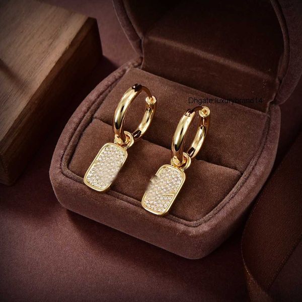 earrings designer for women stud luxury gold heart shape valentinoly pearl crystal gold double v letter jewelry classic mh1c, Golden;silver
earrings designer for women stud luxury gold heart shape valentinoly pearl crystal gold double v letter jewelry classic mh1c, Golden;silver