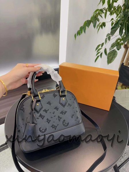 designer crossbody bag shoulder messenger tote leather women's messenger bag classic printed shell bag black shell bag
designer crossbody bag shoulder messenger tote leather women's messenger bag classic printed shell bag black shell bag
