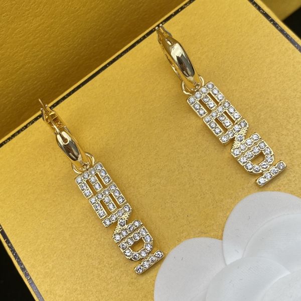 chain design, fashionable and exquisite design, brand's beautiful decoration, paired with clothes for girls, Silver
chain design, fashionable and exquisite design, brand's beautiful decoration, paired with clothes for girls, Silver