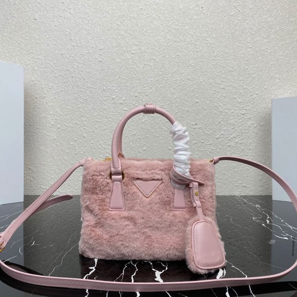 1ba906 new women's handbag high-end quality shoulder bag sheepskin crossbody bag with a detachable shoulder strap with large capacity i
1ba906 new women's handbag high-end quality shoulder bag sheepskin crossbody bag with a detachable shoulder strap with large capacity i