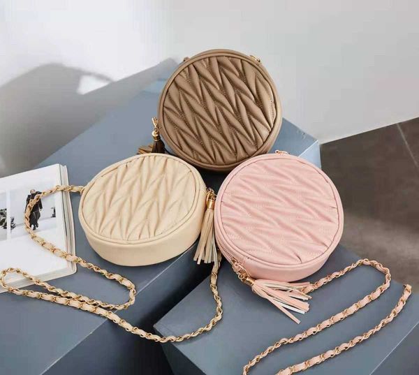 bag2021 new fashion leisure chain bag embroidery messenger bag tassel shoulder women's bag
bag2021 new fashion leisure chain bag embroidery messenger bag tassel shoulder women's bag