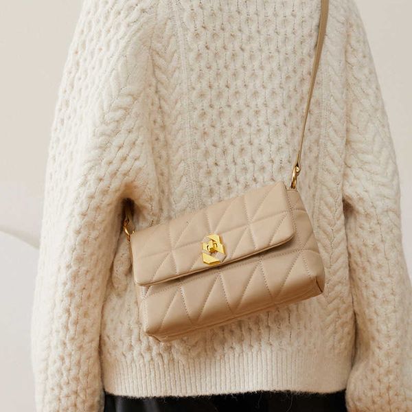suitcase and bag dinner lingge chain underarm bag 2023 new commuter leather shoulder women's fashion versatile crossbody 2022
suitcase and bag dinner lingge chain underarm bag 2023 new commuter leather shoulder women's fashion versatile crossbody 2022