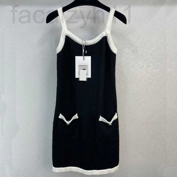 runway dresses designer 23ss women's wool knits dress shirts with letter buttons girls milan tank a-line bodycon sleeveless designer hi, Black
runway dresses designer 23ss women's wool knits dress shirts with letter buttons girls milan tank a-line bodycon sleeveless designer hi, Black