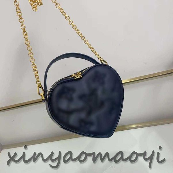 leather love bag women's designer shoulder bag luxury fashion express bag mini purse love shaped handbag multi-color selection v103686
leather love bag women's designer shoulder bag luxury fashion express bag mini purse love shaped handbag multi-color selection v103686
