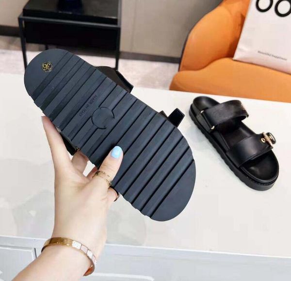 luxury women mens slipper designer slippers genuine leather pairs ladies 2024 summer beach striped causal flip flops flat slide sandals cott, Black
luxury women mens slipper designer slippers genuine leather pairs ladies 2024 summer beach striped causal flip flops flat slide sandals cott, Black