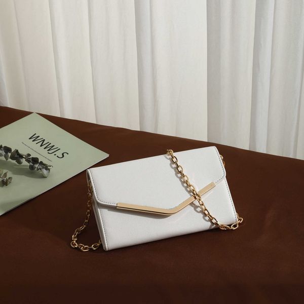 new style dinner bag simple handbag winter fashion versatile straddle women's shoulder bag
new style dinner bag simple handbag winter fashion versatile straddle women's shoulder bag