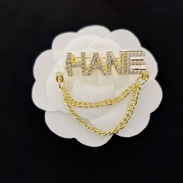 luxury designer brooch brand letters diamond brooches pin women crystal rhinestone pearl pins jewerlry christm wedding gifts accessories, Gray
luxury designer brooch brand letters diamond brooches pin women crystal rhinestone pearl pins jewerlry christm wedding gifts accessories, Gray