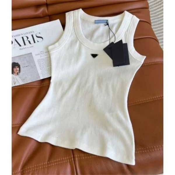 women s tanks camis 68686 women black white summer elastic fine rib knit vest versatile tankfashion classic luxury designer 230705
women s tanks camis 68686 women black white summer elastic fine rib knit vest versatile tankfashion classic luxury designer 230705