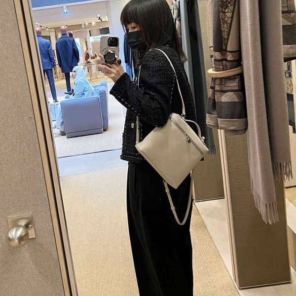 loro * piana bag loro * piana bag genuine leather lp19 backpack simple and fashionable shoulder bag light luxury style handbag backpack
loro * piana bag loro * piana bag genuine leather lp19 backpack simple and fashionable shoulder bag light luxury style handbag backpack