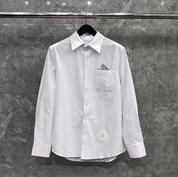 2023 fashion tb thom brand shirts men slim long sleeve casual shirt koi embroidery oxford spring autumn solid men's clothing, White;black
2023 fashion tb thom brand shirts men slim long sleeve casual shirt koi embroidery oxford spring autumn solid men's clothing, White;black