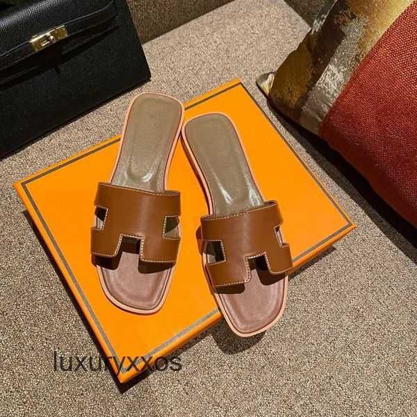 leather luxury sandal flat beach 2023 slipper girl ladies summer oran shoes fashion designer women slippers h letter slides flip flops 3sw2
leather luxury sandal flat beach 2023 slipper girl ladies summer oran shoes fashion designer women slippers h letter slides flip flops 3sw2