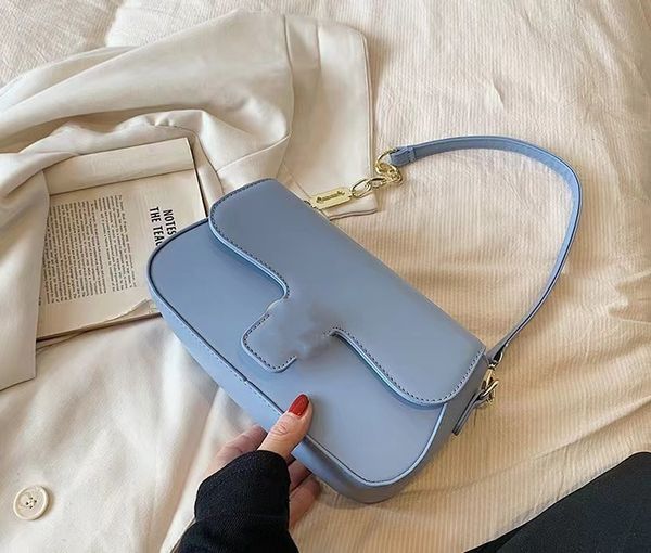 new day packs 23ss fashion underarm bag chain strap crossbody bag factory letter lock buckle women's shoulder bag mixed batch 23x14x7cm
new day packs 23ss fashion underarm bag chain strap crossbody bag factory letter lock buckle women's shoulder bag mixed batch 23x14x7cm